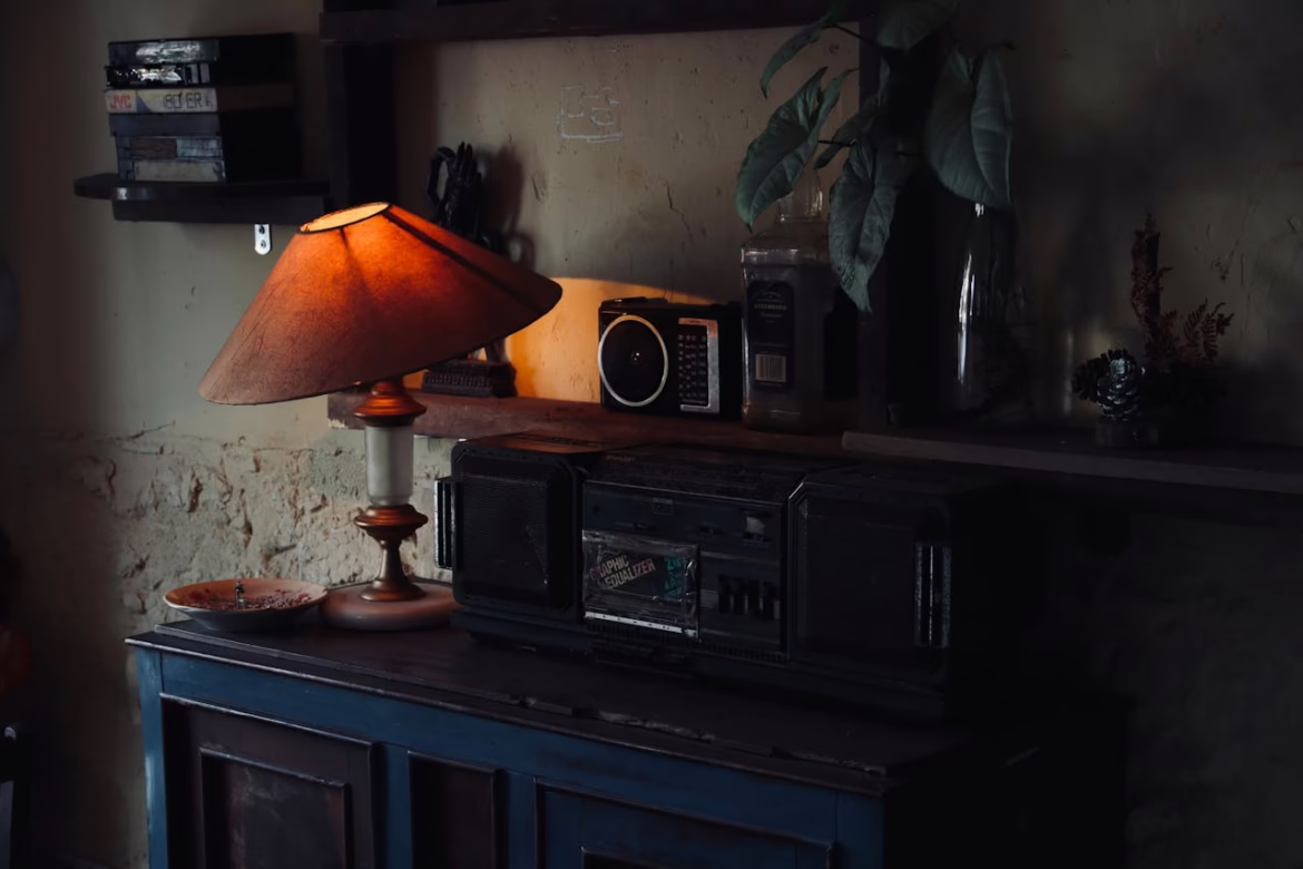 Lowlight Radio
