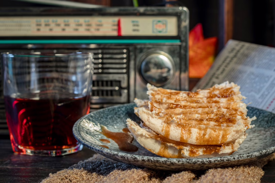Lunch Table Radio